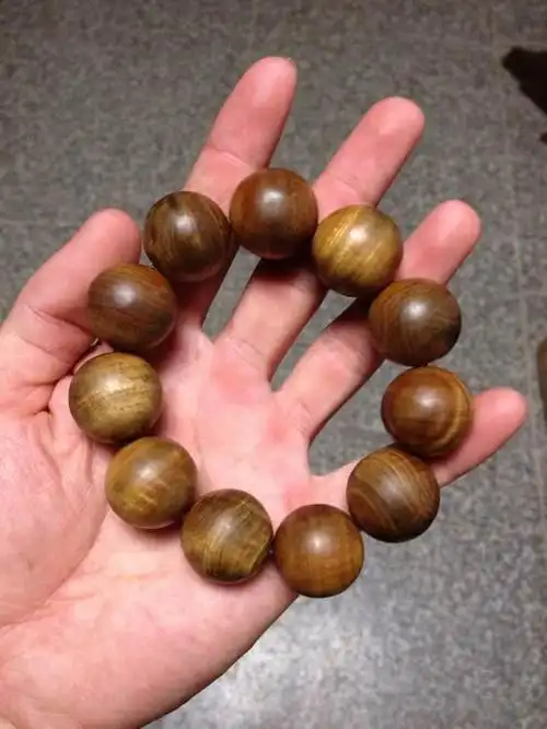 海南坡垒一种新兴的手串,一种海南珍贵名木