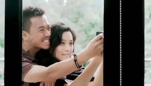 03出道以来,范冰冰从未掩饰过自己的野心,毕竟没有哪一个人不想混出个