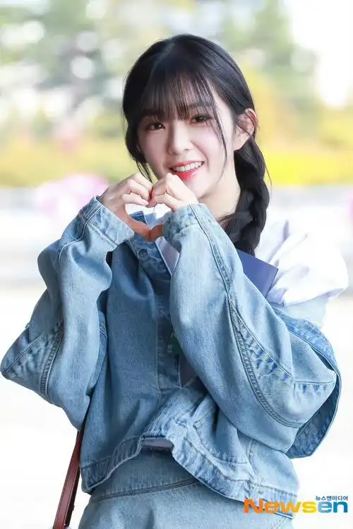 裴珠泫麻花辫好女高##裴珠泫麻花辫