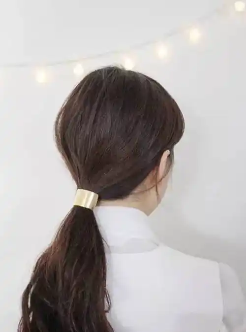 配棒球帽立刻化身运动少女谁说长发女生就不能很动感!