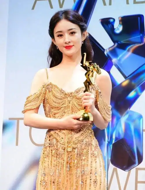 赵丽颖蒋勤勤的"桃花眼"太美了,灵动中透着妩媚,一颦一笑尽是风情