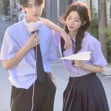 清纯校园风格的双人好看情侣头像你所认为的绝境也许是另一个开始