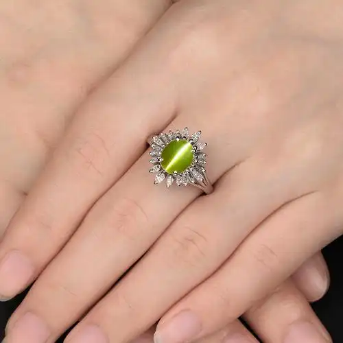 2.44ct天然蜜糖色金绿猫眼戒指眼线清晰pt900镶嵌钻石