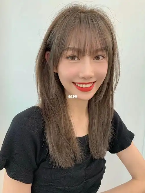 皮肤黑头发适合什么颜色,皮肤黑头发适合什么颜色的头发