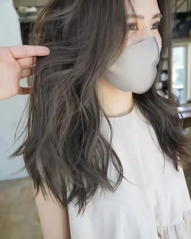 三种显白又高级的头发颜色有质感掉色慢无需漂发时尚又显年轻