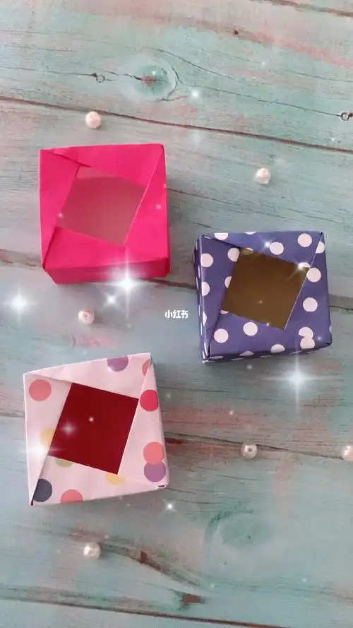 简单正方形纸盒折纸
