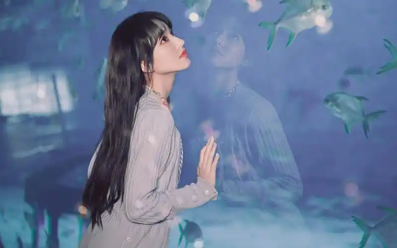 程潇水族馆甜美高清桌面壁纸