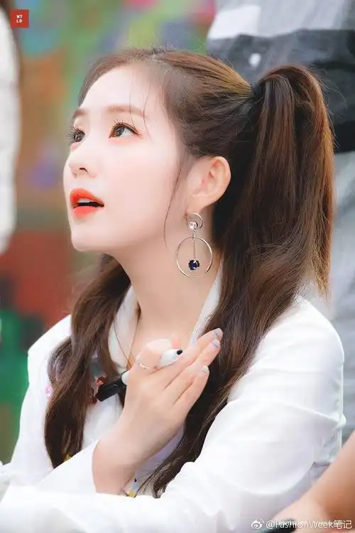 [red velvet][分享]181002 国庆专栏第二弹:双马尾irene在线索命 性感