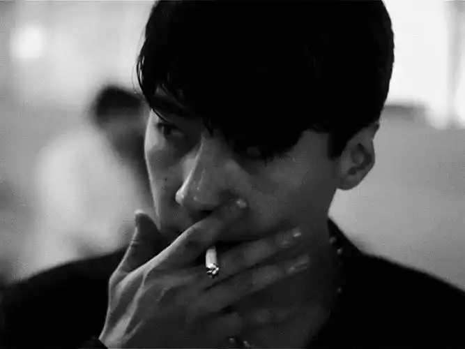 "堕落天使只要黎明"