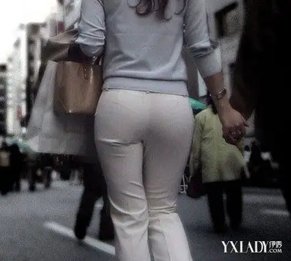 【图】街拍学生白色紧身裤 紧身裤小知识介绍