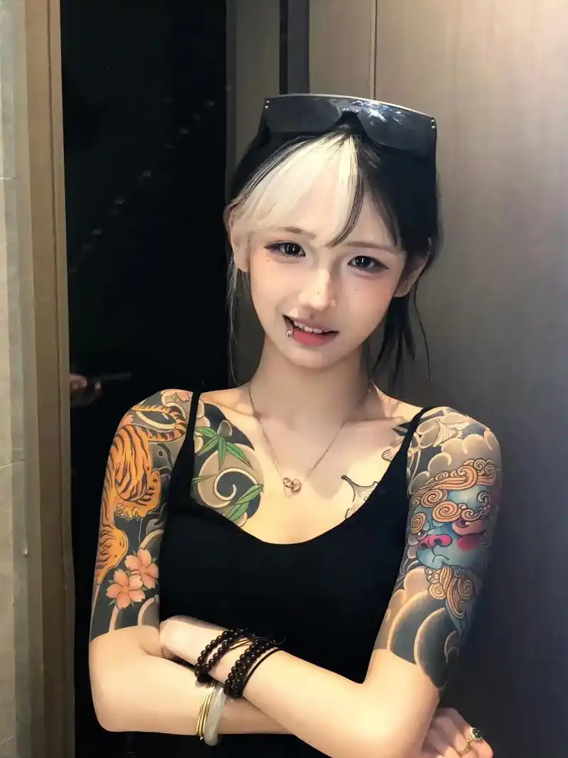 好帅好帅!#半甲 #纹身 - 抖音