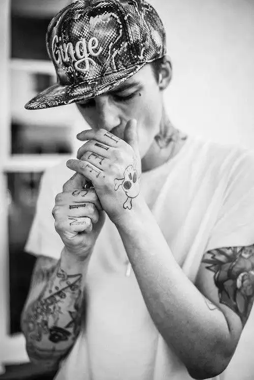 超拽纹身欧美男