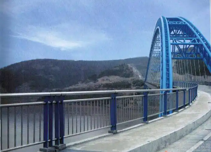 名称:朝阳不锈钢桥梁护栏