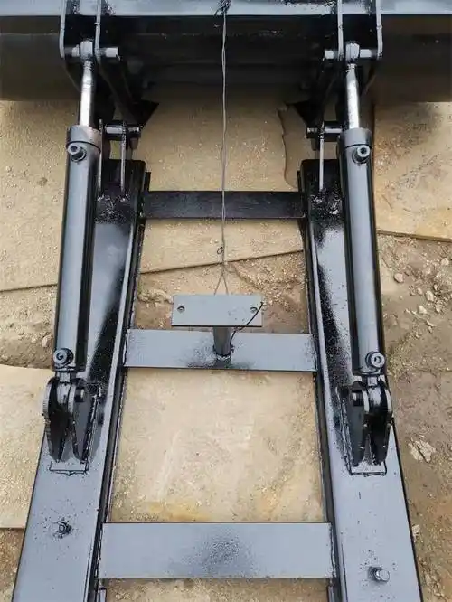 合力3吨叉车改装铲斗鼎森机械改装办法