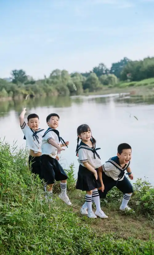 你可曾怀念儿时伙伴们一起玩耍的时光从天亮玩到天黑