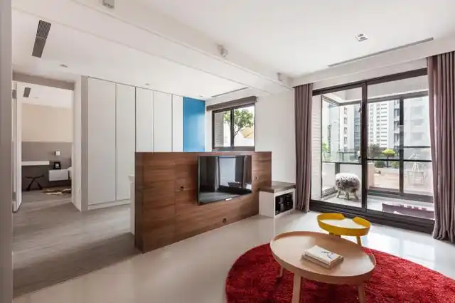 清爽创意宜家风客厅电视墙半隔断设计1/6