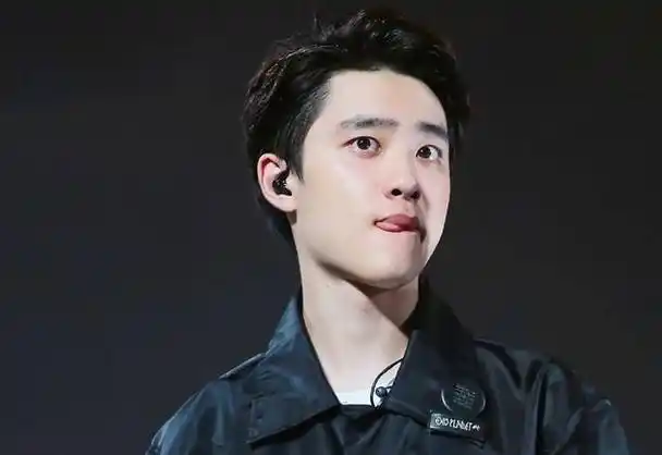 exo团魂尽显都暻秀入伍张艺兴前往韩国相送愿暻秀早日归来