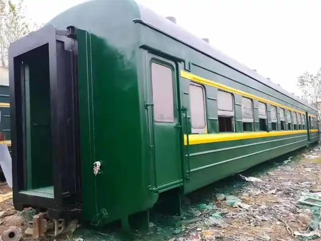 那么大家平常在坐火车时,有没有注意过火车车厢的尺寸是多大的呢?