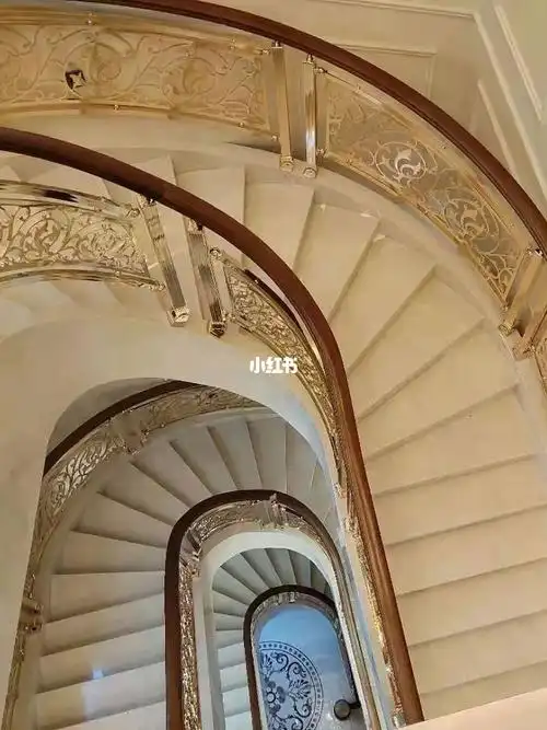 别墅旋转弧形楼梯扶手护栏欧式栏杆邢台案例