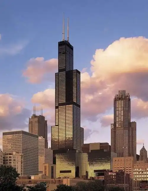 威利斯大厦(willis tower)是位于美国伊利诺伊州芝加哥的一幢摩天大楼