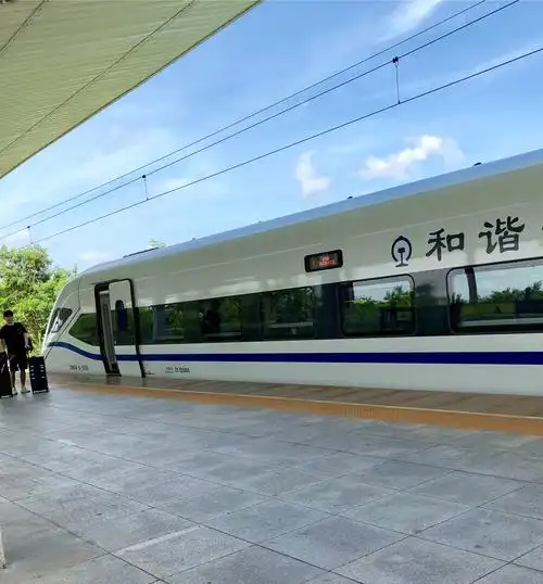 从海口美兰站坐和谐号前往万宁市