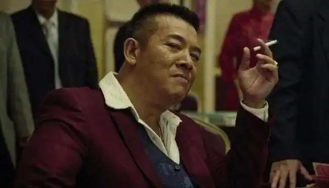 在戏里是大反派,现实中却是好男人,和妻子结婚十五年零绯闻