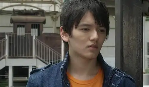 奥特曼梦幻联动eva,滨田龙臣cos渚薰,标志的笑容展现身份