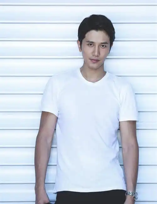 彭冠英代言费-彭冠英广告报价-彭冠英肖像价格-百星明星经纪人公司