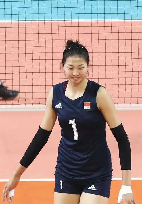 中国女排史上第一高美女运动员袁心玥,精彩照片欣赏