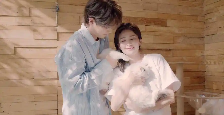 青春女星白鹿晒新mv清纯迷人,与"男友"如胶似漆,温馨缠绵_黄明昊_开心