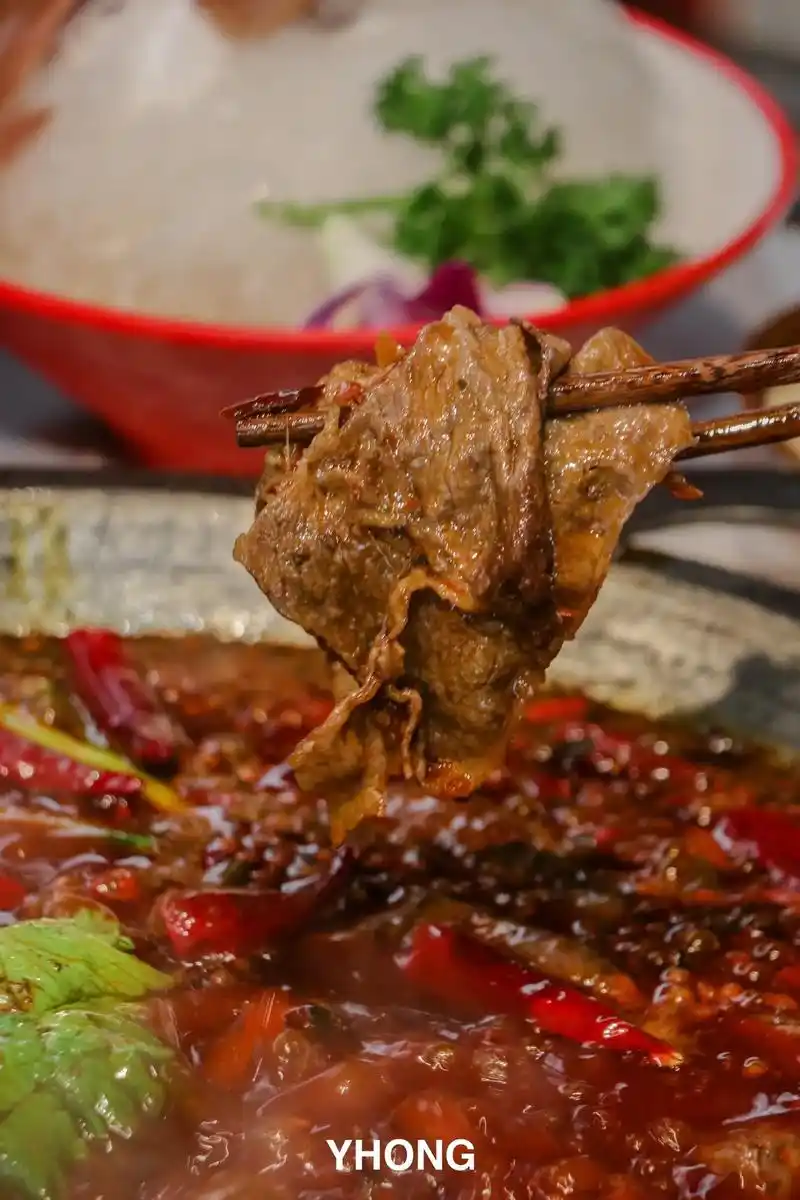 昆明新晋重庆火锅标杆 不吃会后悔系列.照片均现场体验拍摄 人 - 抖音