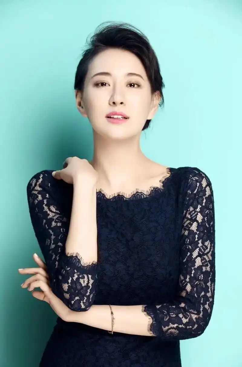 王乐君,1985年1月28日出生于天津市,毕业于天津音乐学院 - 抖音