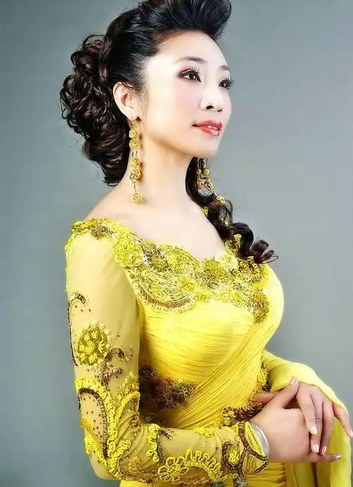 歌唱家李丹阳56岁仍未婚将一辈子奉献给舞台事业不留遗憾