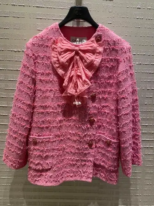 好喜欢这个粉色外套虽然基本不爱穿粉色的衣服#chanel#香奈儿这一季