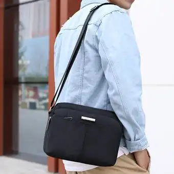 2022新款男士包包老年爸爸包尼龙布单肩斜挎包简约休闲旅游男背包