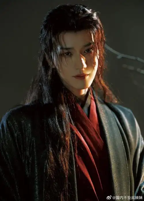 王弘毅古言封面男主#王弘毅真的好适合拍古装啊,感觉容貌和气质都是