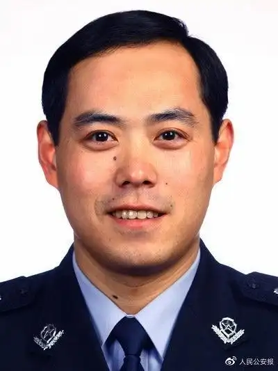 上海铁路公安处虹桥站派出所所长 张 雷