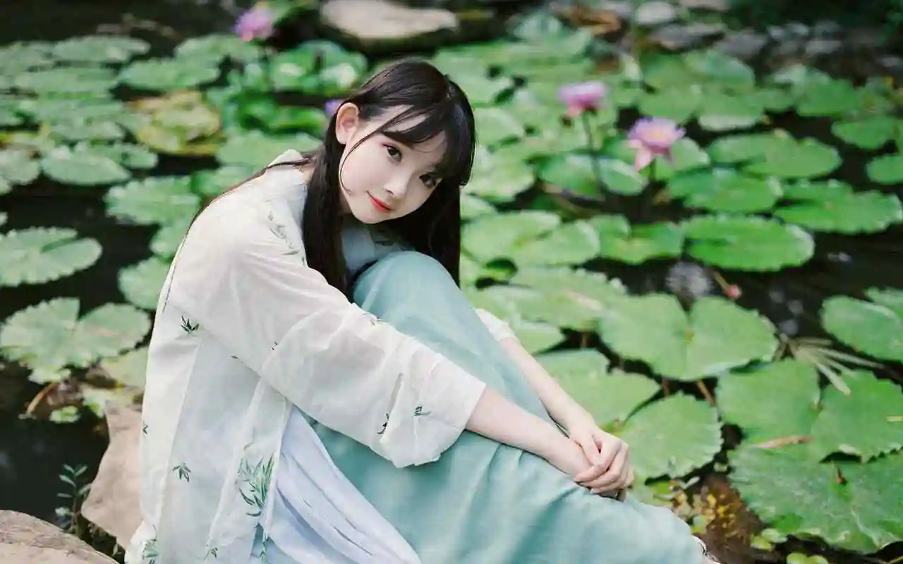 古风美女气质高清壁纸 - 桌面天下(desktx.com)