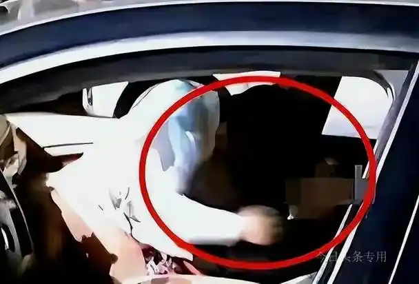 路虎女车主与代驾小哥车内激战2小时,不雅视频被曝光