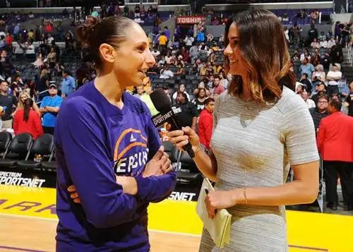 在今天菲尼克斯水星和洛杉矶火花队的比赛中,戴安娜-陶乐西砍下14分