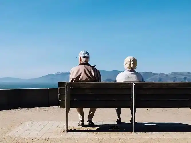 一位70岁老人的哭诉:年龄大了最好不要再婚,务必考虑3个问题