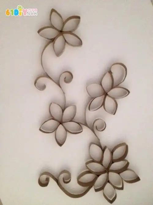 卷纸筒装饰品制作_巧巧手幼儿手工网