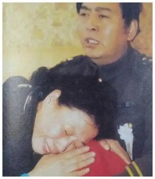 失去父兄,母亲守护独子"香妃"刘丹27岁命短