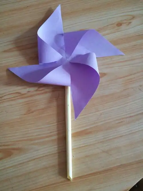 战疫情 爱行动 霖恩教育香山花园幼儿园停课不停学亲子手工《风车》