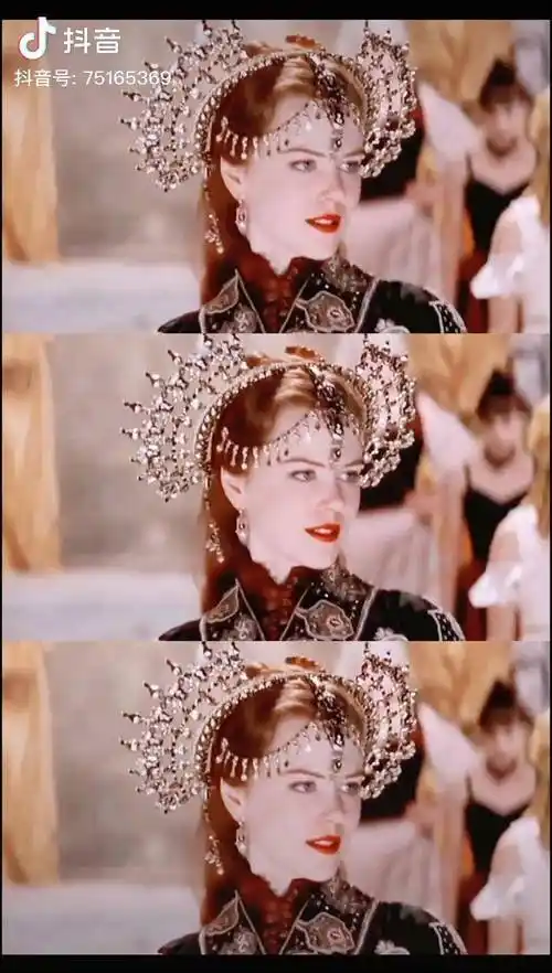 高级的美妮可基德曼 好喜欢她在红磨坊里面的神明造型红磨坊