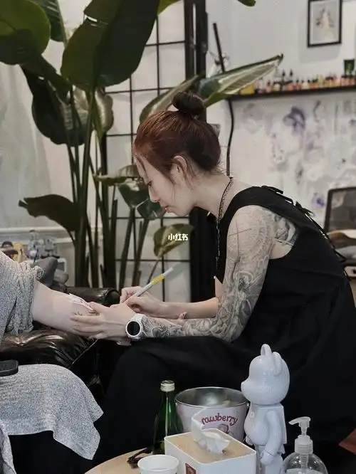 北京纹身女纹身师chtattoo