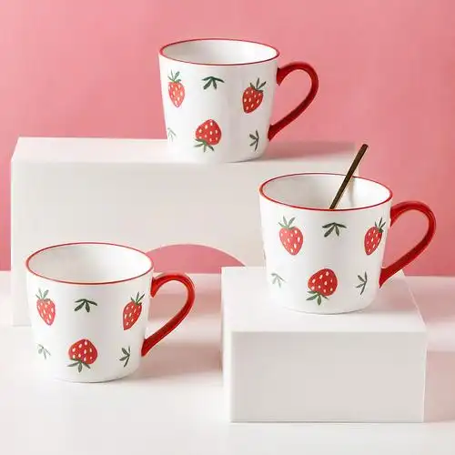 家用陶瓷草莓杯子咖啡杯水杯创意马克杯