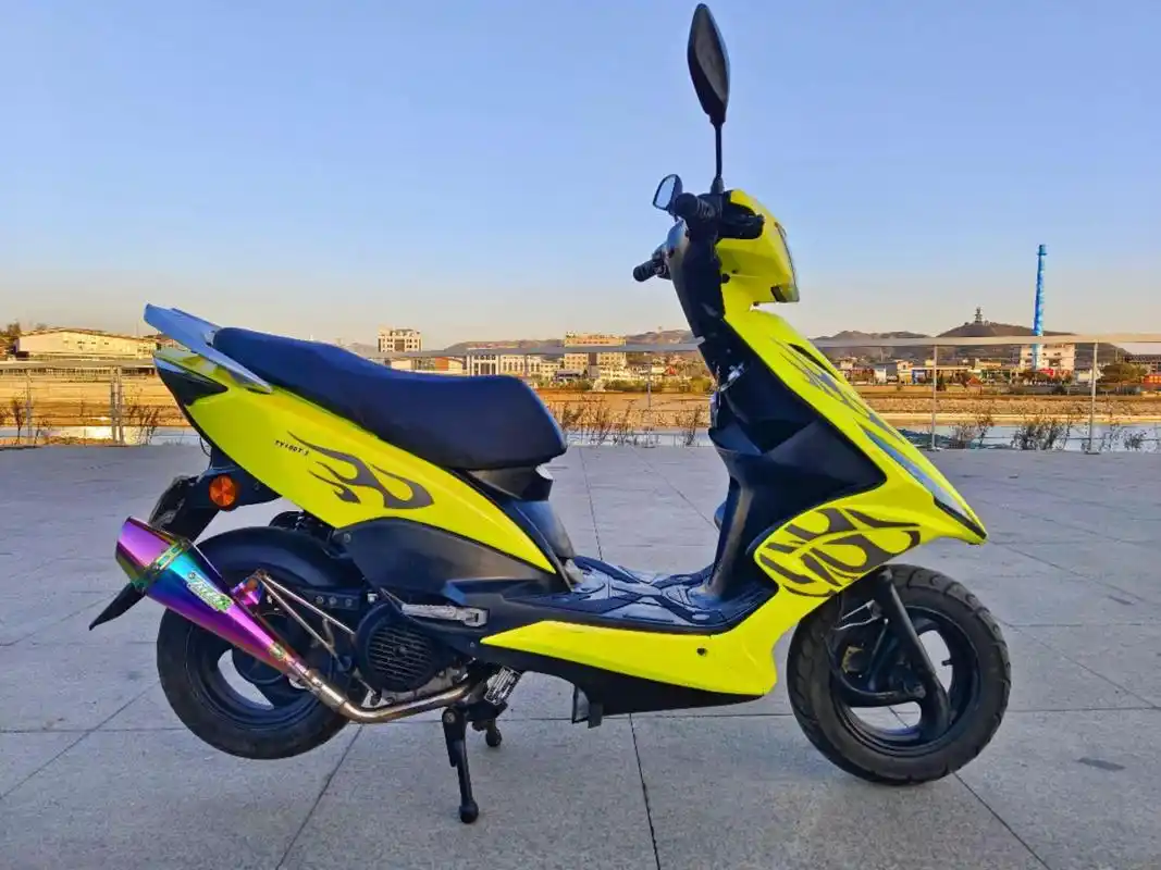 爆改鬼火125 改装led大灯 蓝红绿小灯 气喇叭 天马行空炸街排气 远程