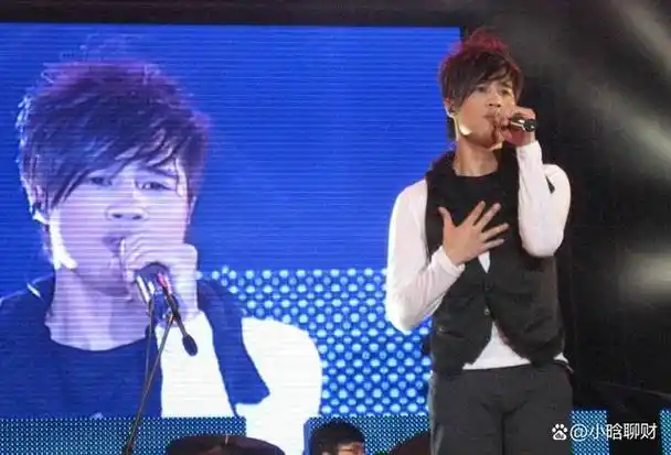 实力媲美周杰伦新歌连续霸榜十几周被迫消失后如今又重归歌坛