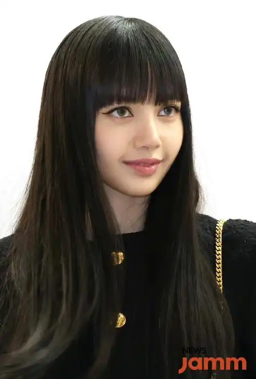 lisa黑长直齐刘海##lisa黑长直齐刘海发型